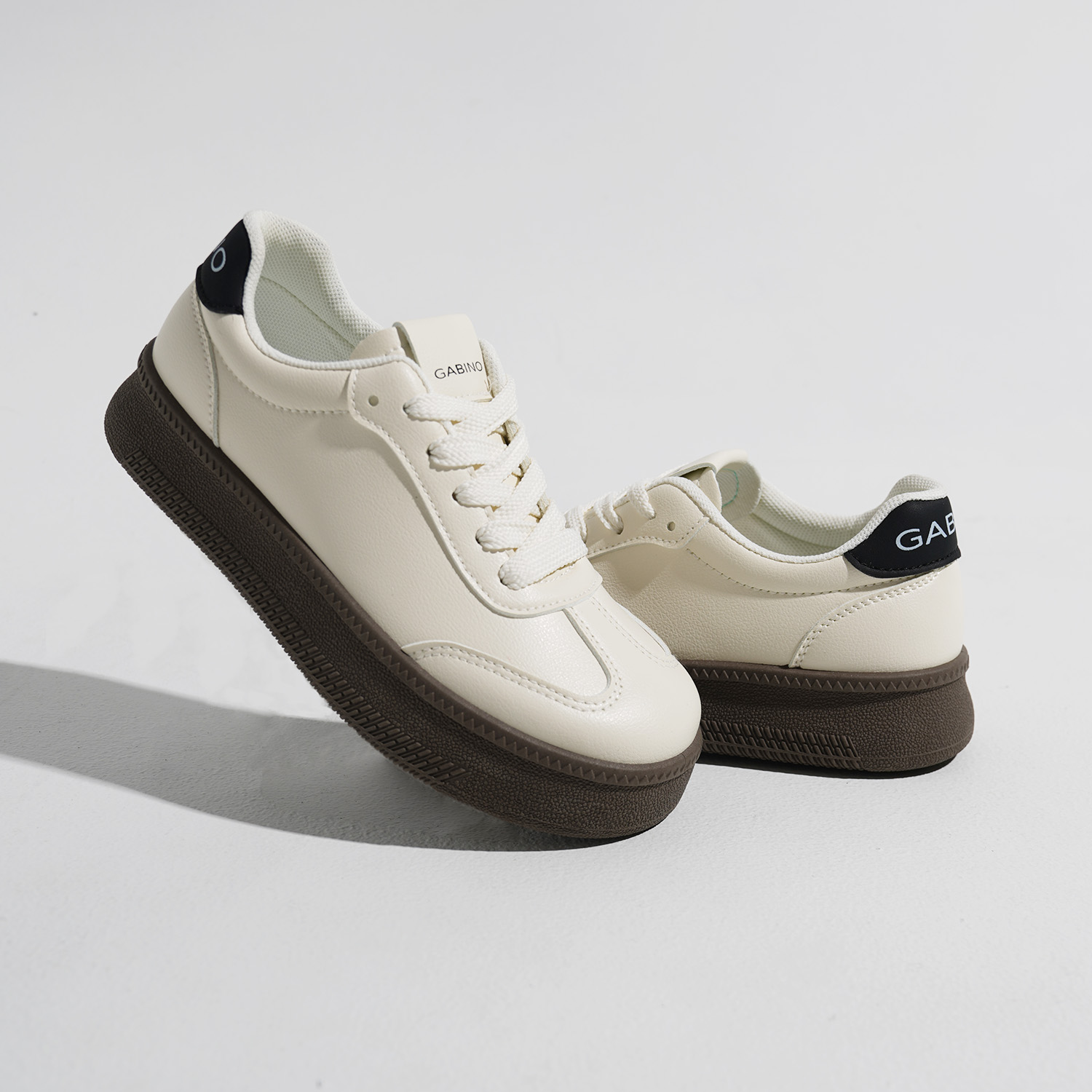 Sepatu Wanita Sneakers Olahraga Casual Arella - G1GA4002