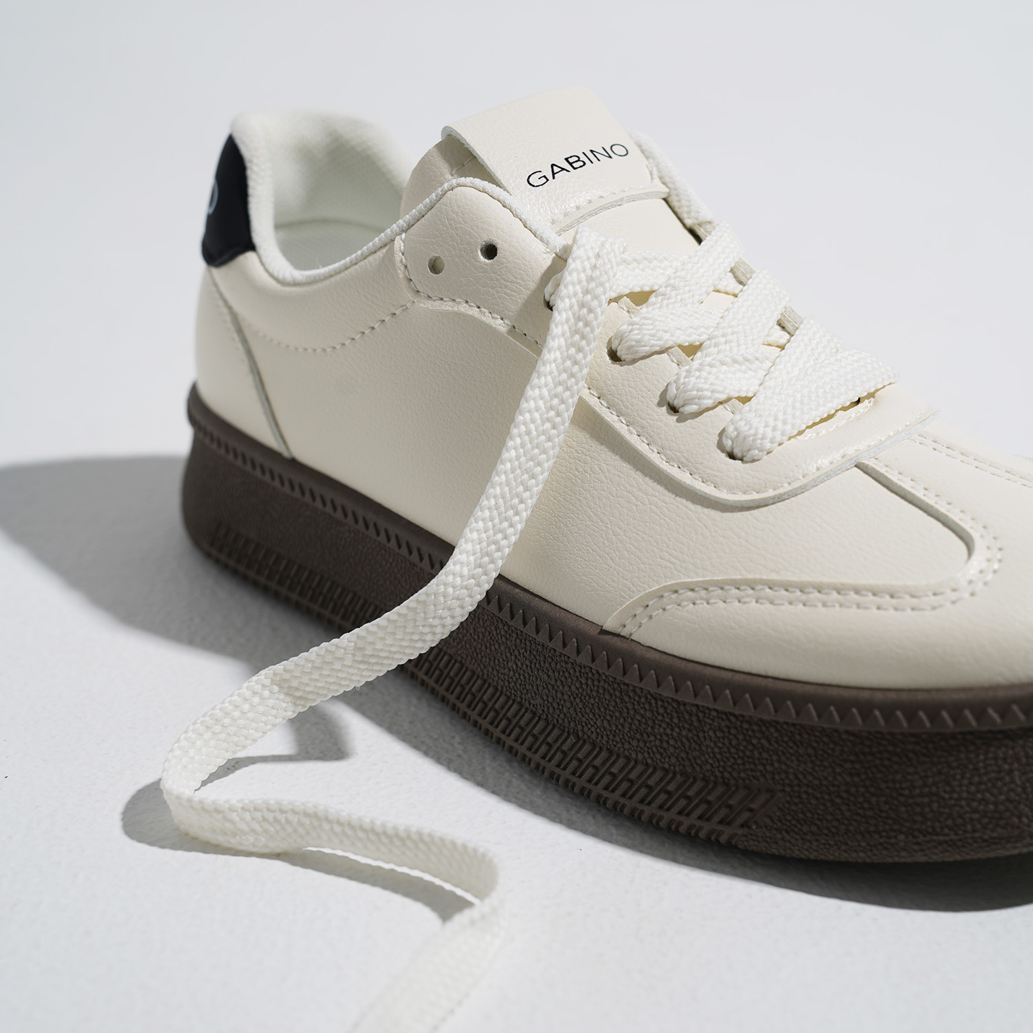 Sepatu Wanita Sneakers Olahraga Casual Arella - G1GA4002