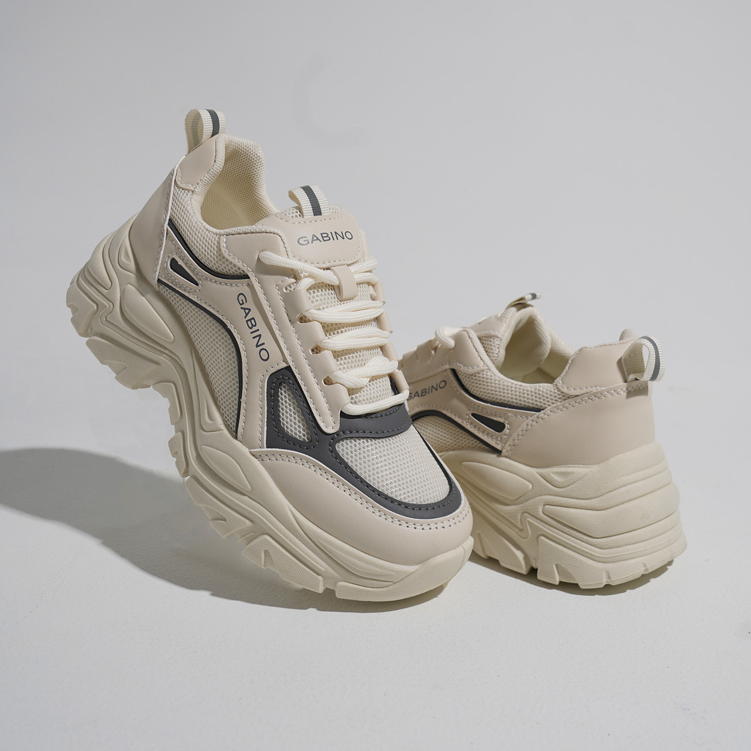 Sepatu Wanita Sneakers Olahraga Casual Niana - G1GA4005