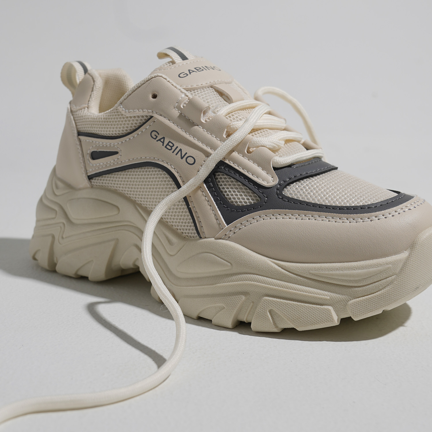 Sepatu Wanita Sneakers Olahraga Casual Niana - G1GA4005