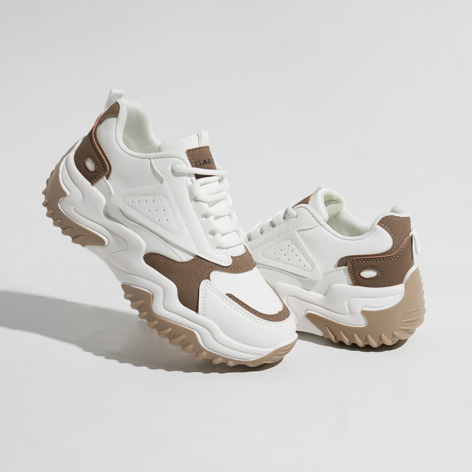 Sepatu Wanita Sneakers Olahraga Casual Anita - G1GA4006