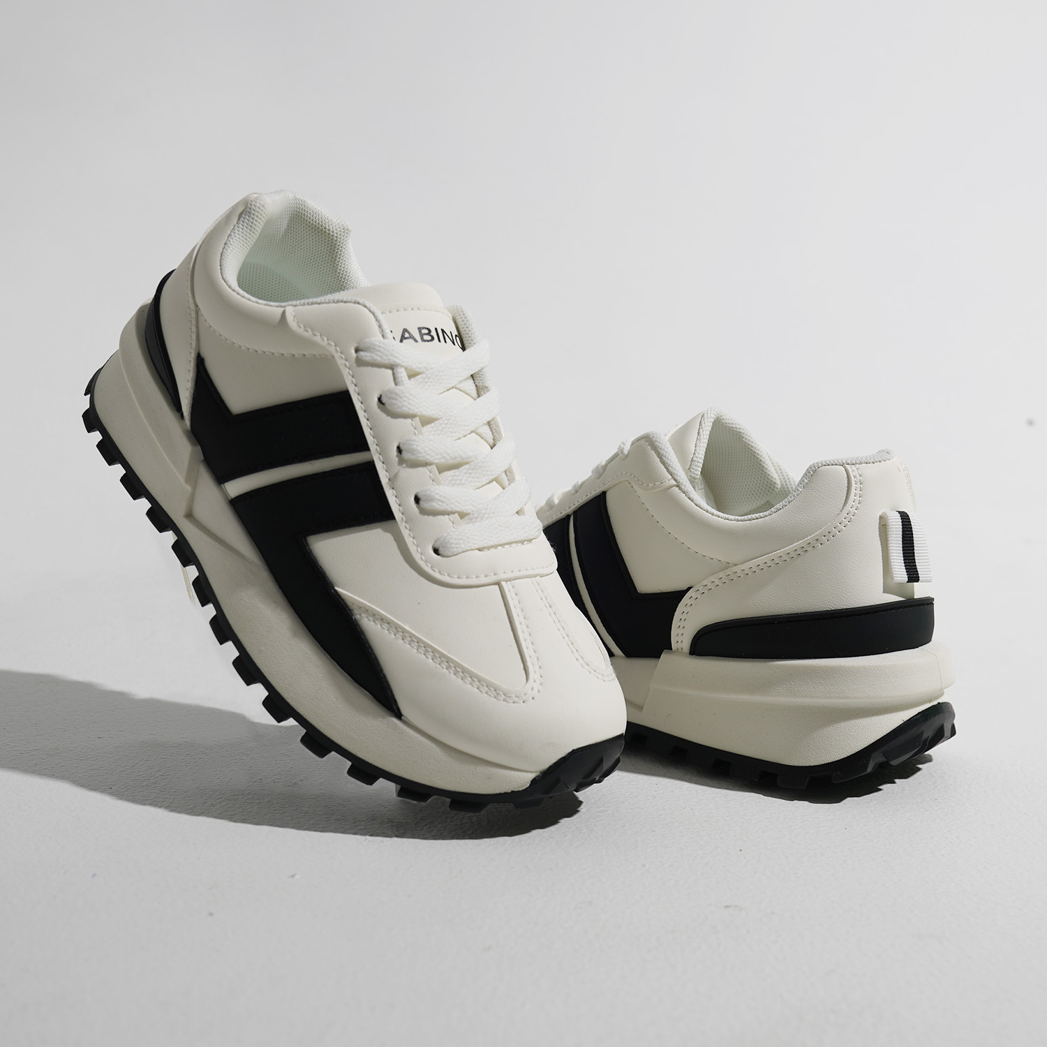 Sepatu Wanita Sneakers Olahraga Casual Luisa - G1GA4007