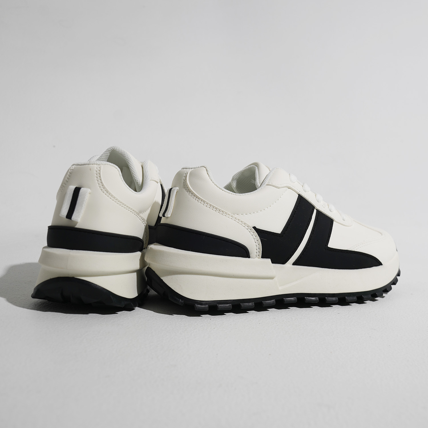 Sepatu Wanita Sneakers Olahraga Casual Luisa - G1GA4007