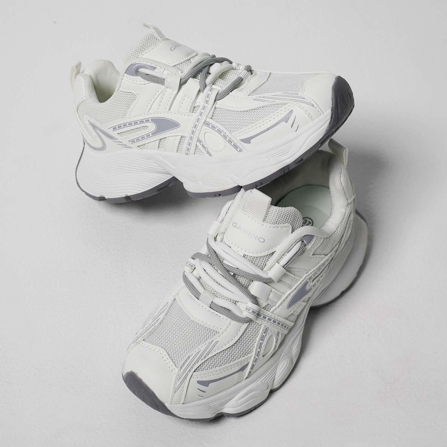 Sepatu Wanita Sneakers Olahraga Casual Kumala - G1GA4011