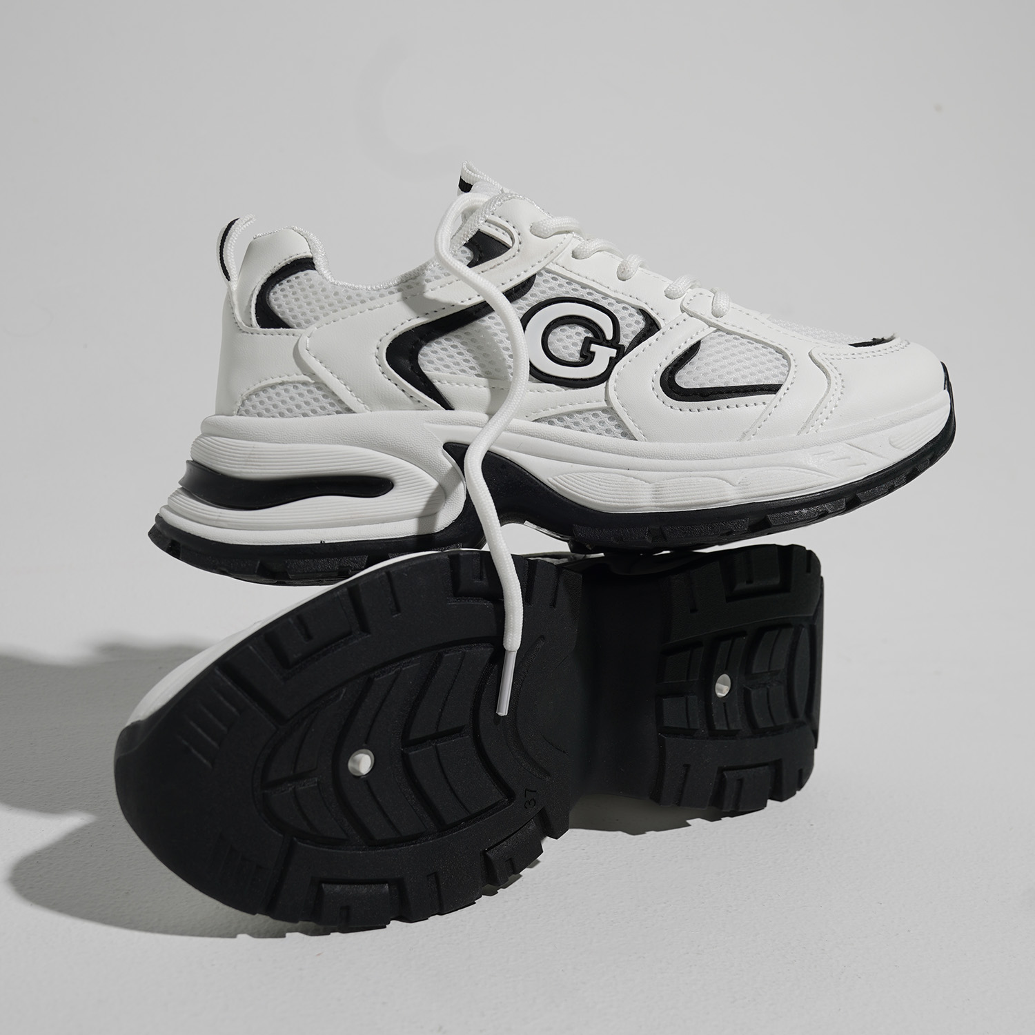 Sepatu Wanita Sneakers Olahraga Casual Werin - G1GA4012